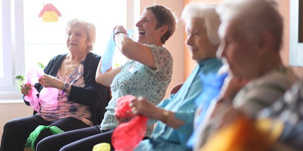Die Seniorencentren der Caritas Altenhilfe bieten Unterstützung im Alltag. 